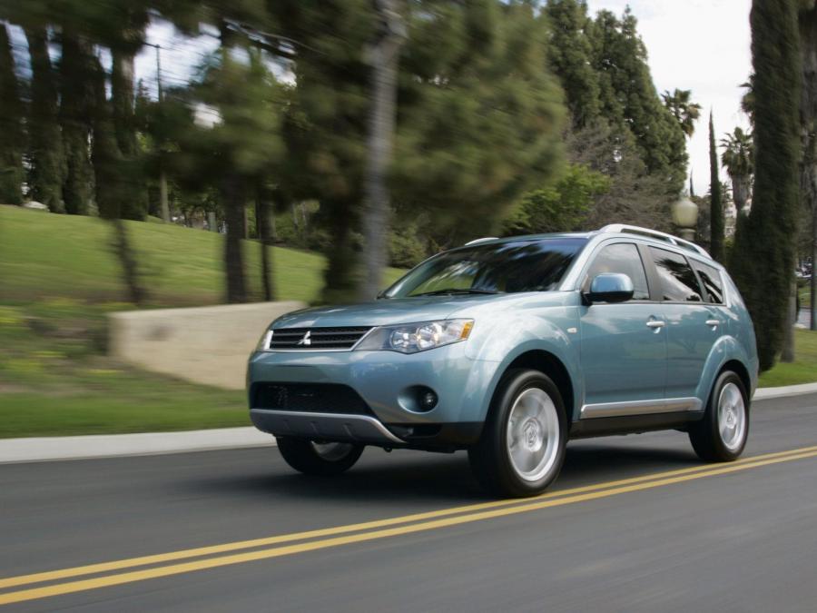  Mitsubishi Outlander 2007 года  (US) (фото 10 из 30)